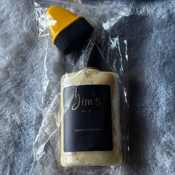 Leather Conditioner - Black and Yellow - Picture 1 of 4